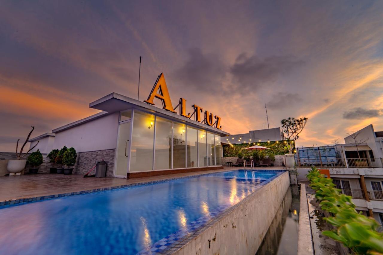 Redliving Apartemen Premium Exclusive Seturan 日惹 外观 照片